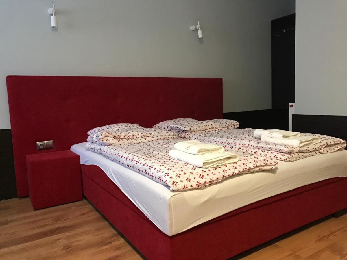 Gosciniec Krepa Hotel Lipsko Bagian luar foto