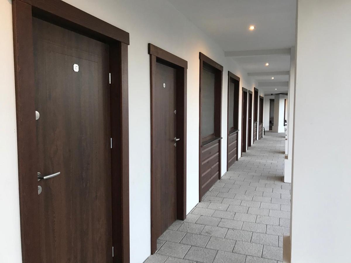 Gosciniec Krepa Hotel Lipsko Bagian luar foto