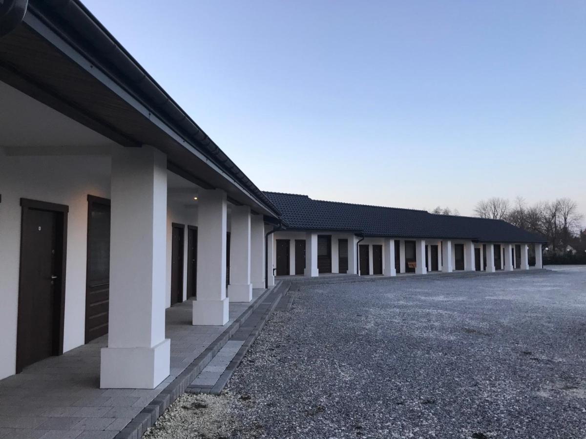 Gosciniec Krepa Hotel Lipsko Bagian luar foto