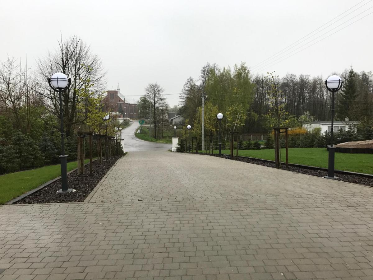 Gosciniec Krepa Hotel Lipsko Bagian luar foto